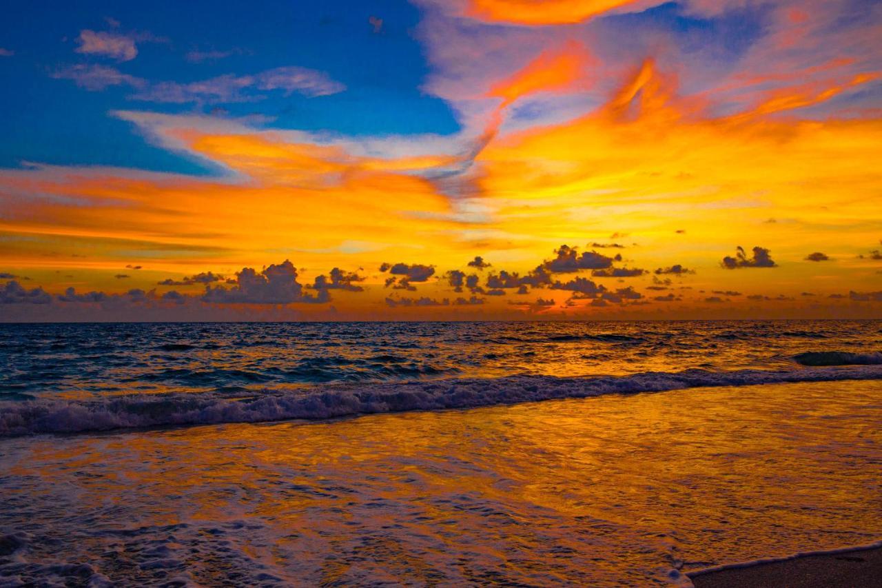 Anna Maria Island Beach Waves Bradenton Beach Exterior foto