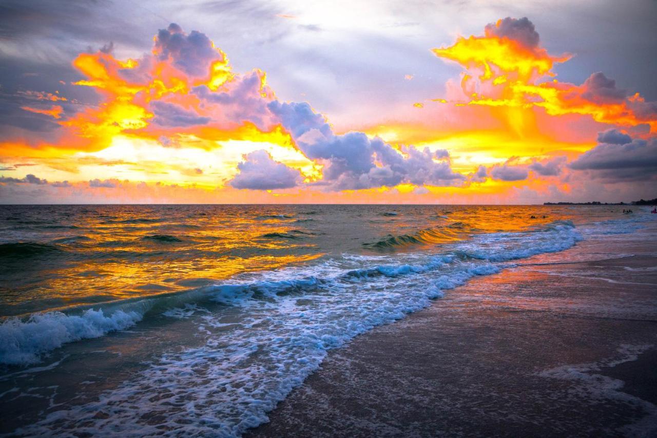 Anna Maria Island Beach Waves Bradenton Beach Exterior foto