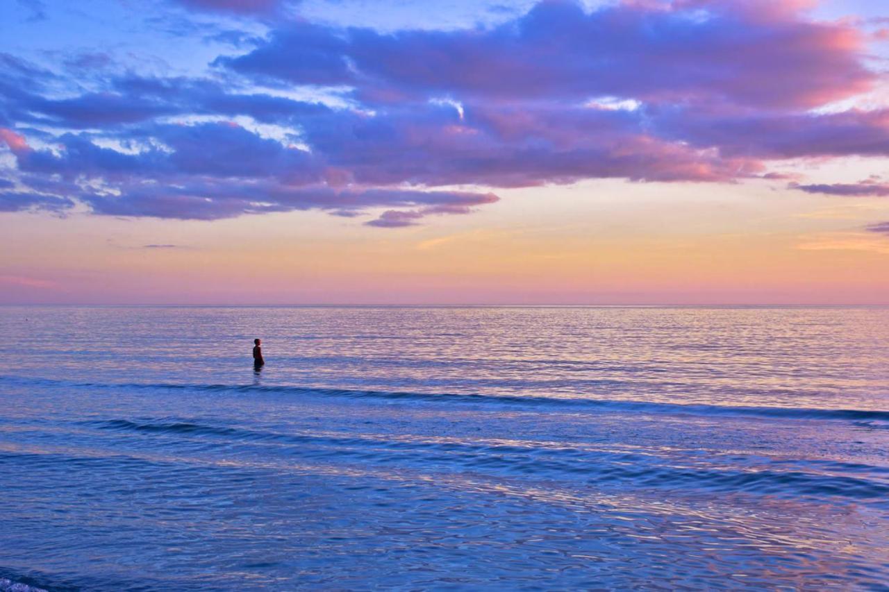 Anna Maria Island Beach Waves Bradenton Beach Exterior foto